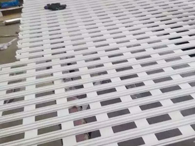 冲孔卷闸门